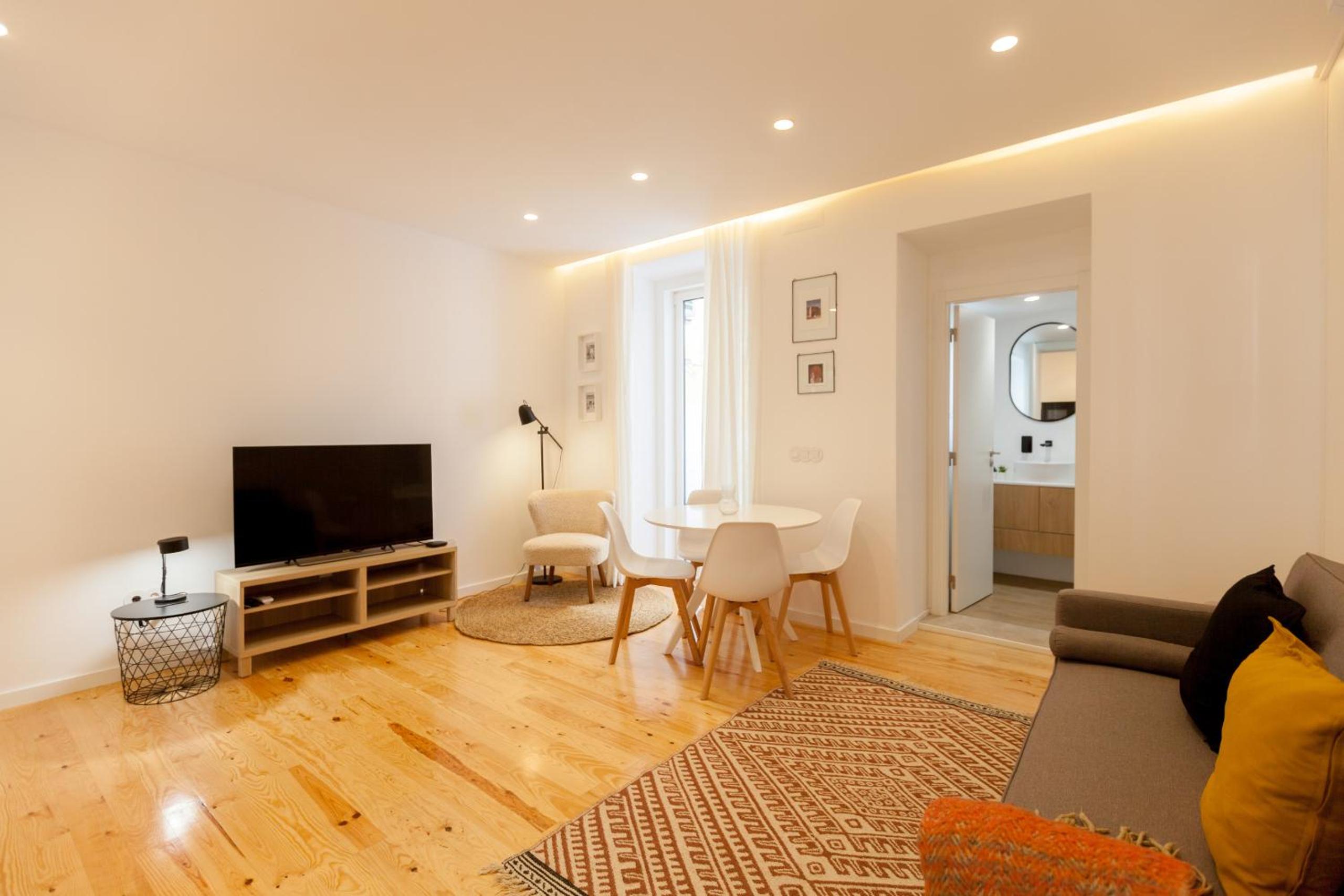 FLH Alcântara Elegant Charm with Balcony view 5