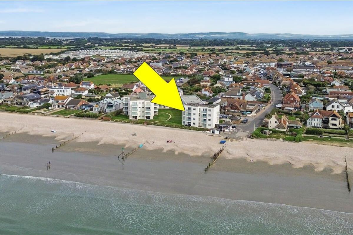 High-End Beachfront Getaway Sea View King Bed