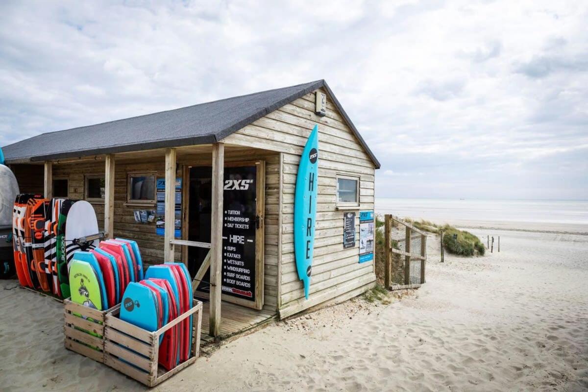 High-End Beachfront Getaway Sea View King Bed