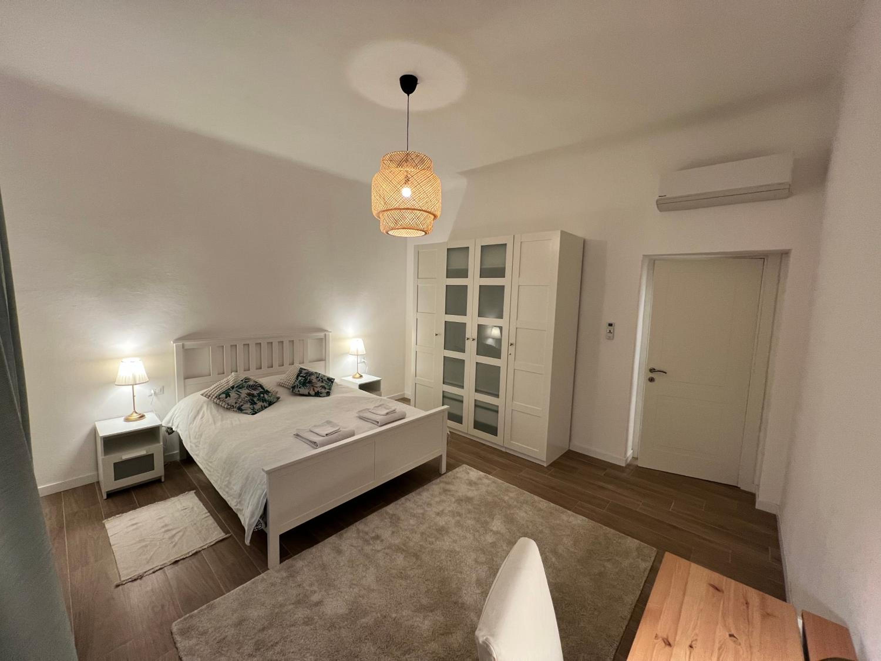 Spacious 3 bedroom apartment photo 3