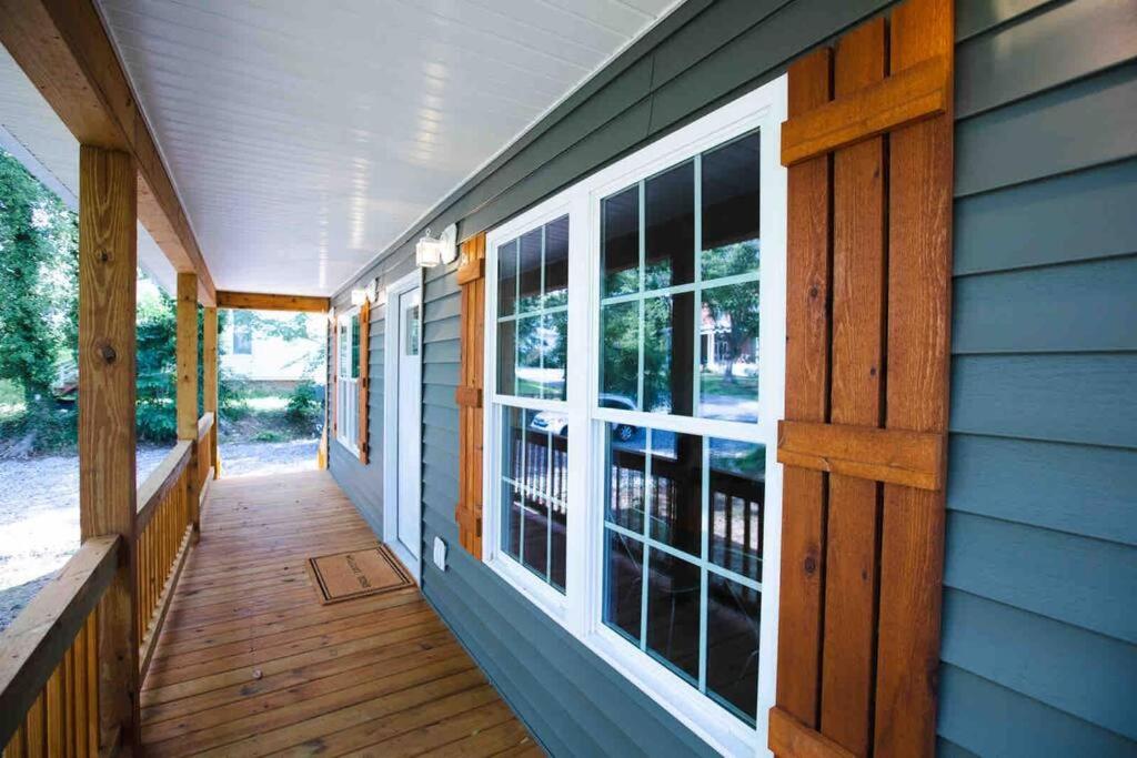 Farmville Modern Farmhouse view 2
