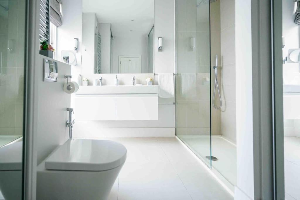 Spacious and cosy 3BRs 5F House in Heart of London