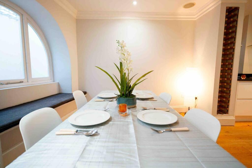 Spacious and cosy 3BRs 5F House in Heart of London