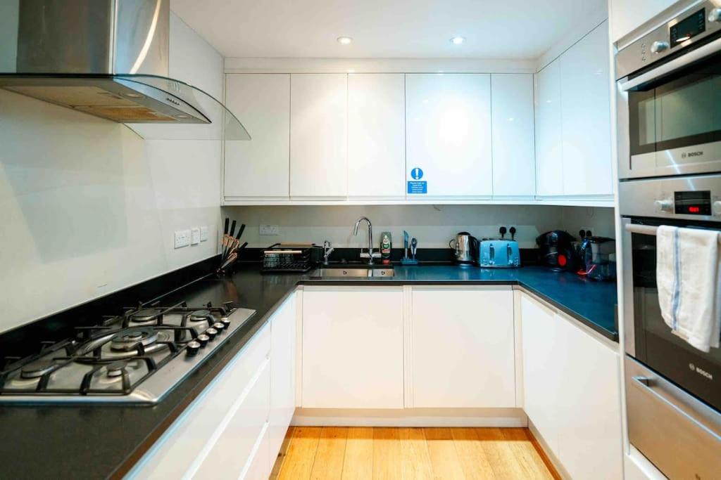 Spacious and cosy 3BRs 5F House in Heart of London