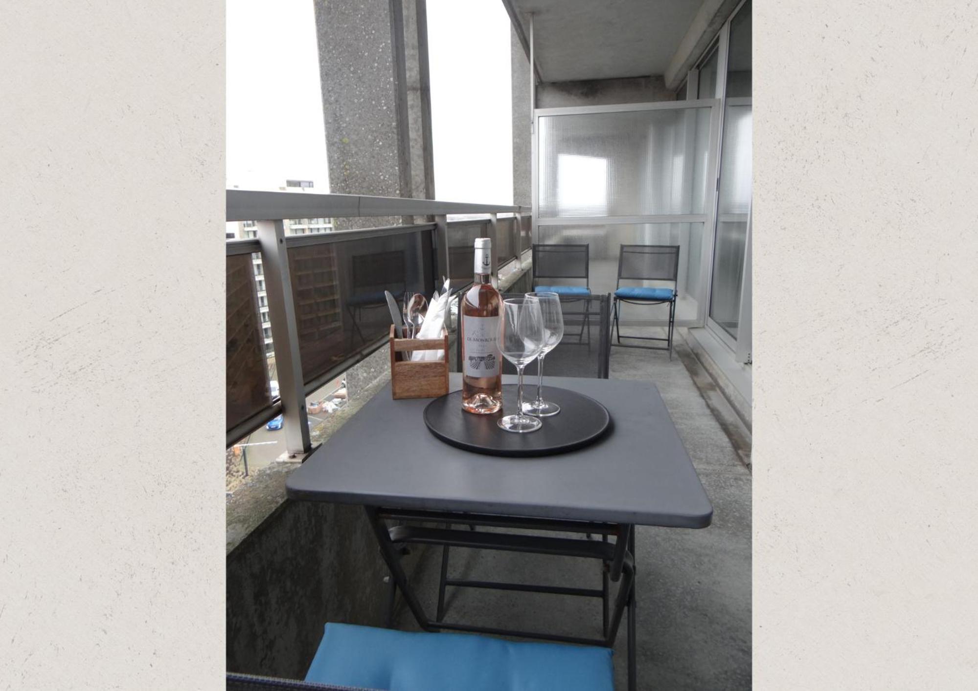 Stijlvol appartement met ruim zicht en privé garage op een toplocatie in Nieuwpoort
