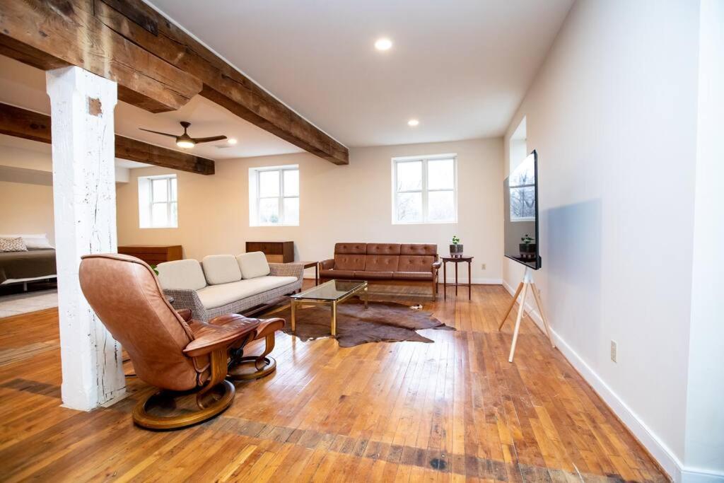 Farmville Modern Loft