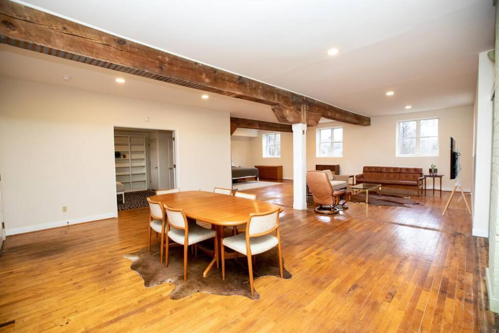 Farmville Modern Loft