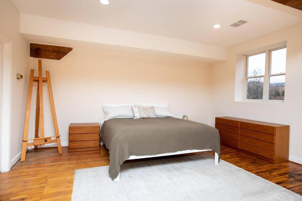 Farmville Modern Loft