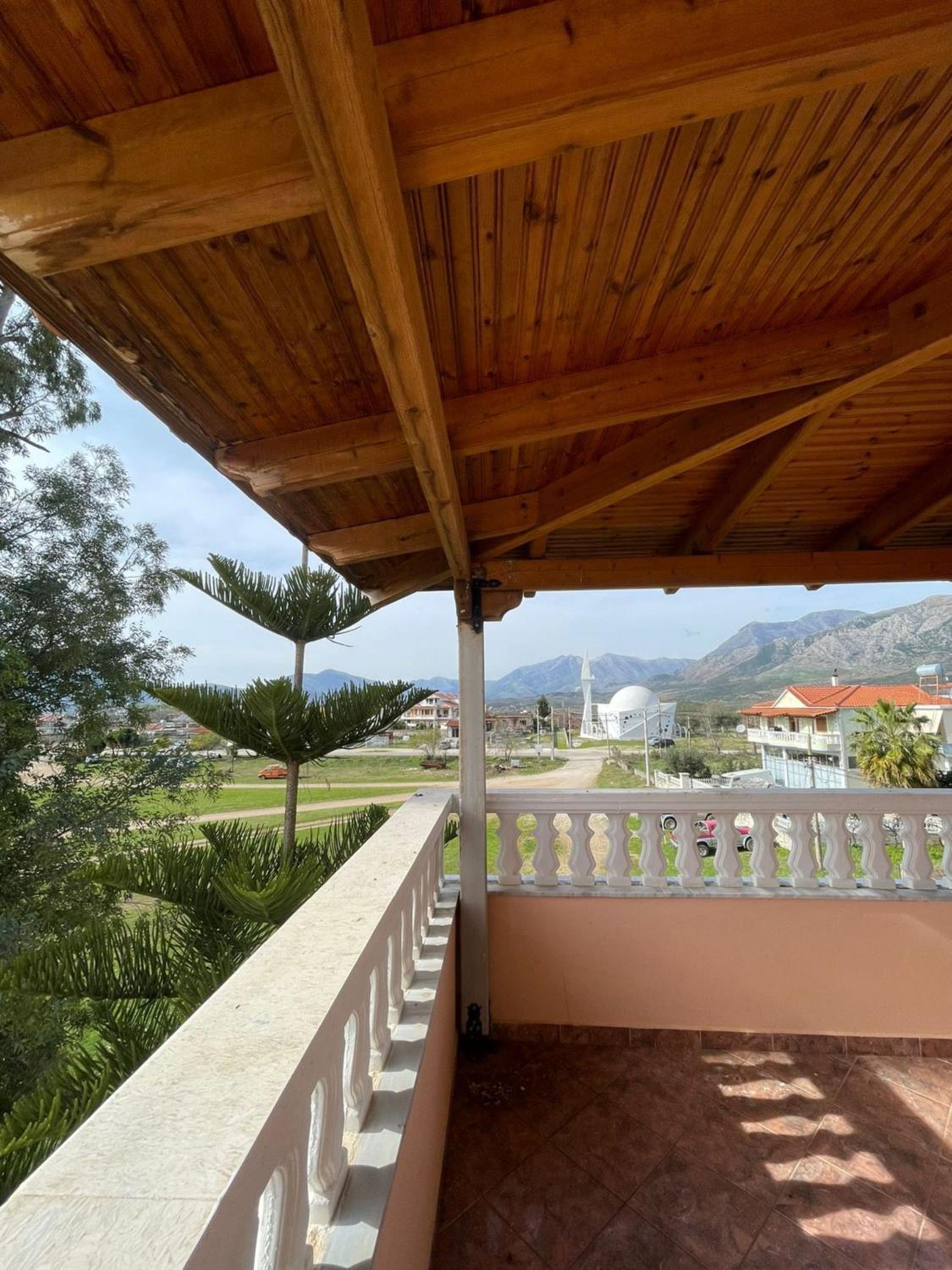 Villa Kapllani