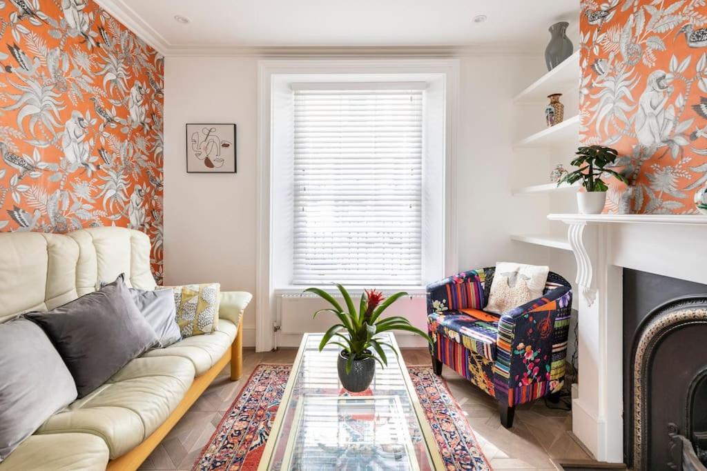Historic Joseph Conrad House in Heart of London!