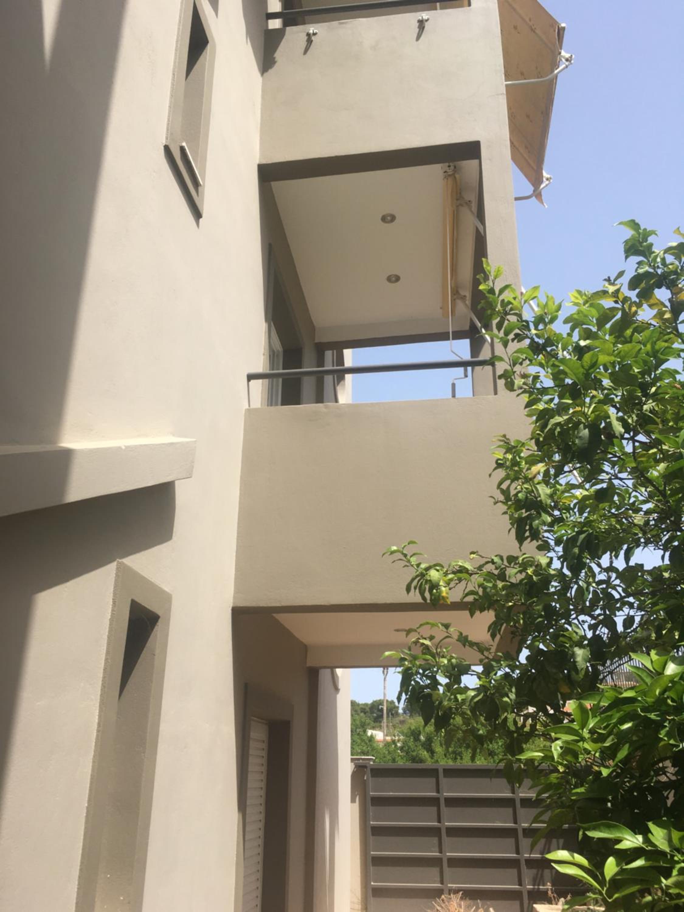 Amaryllis Apartments