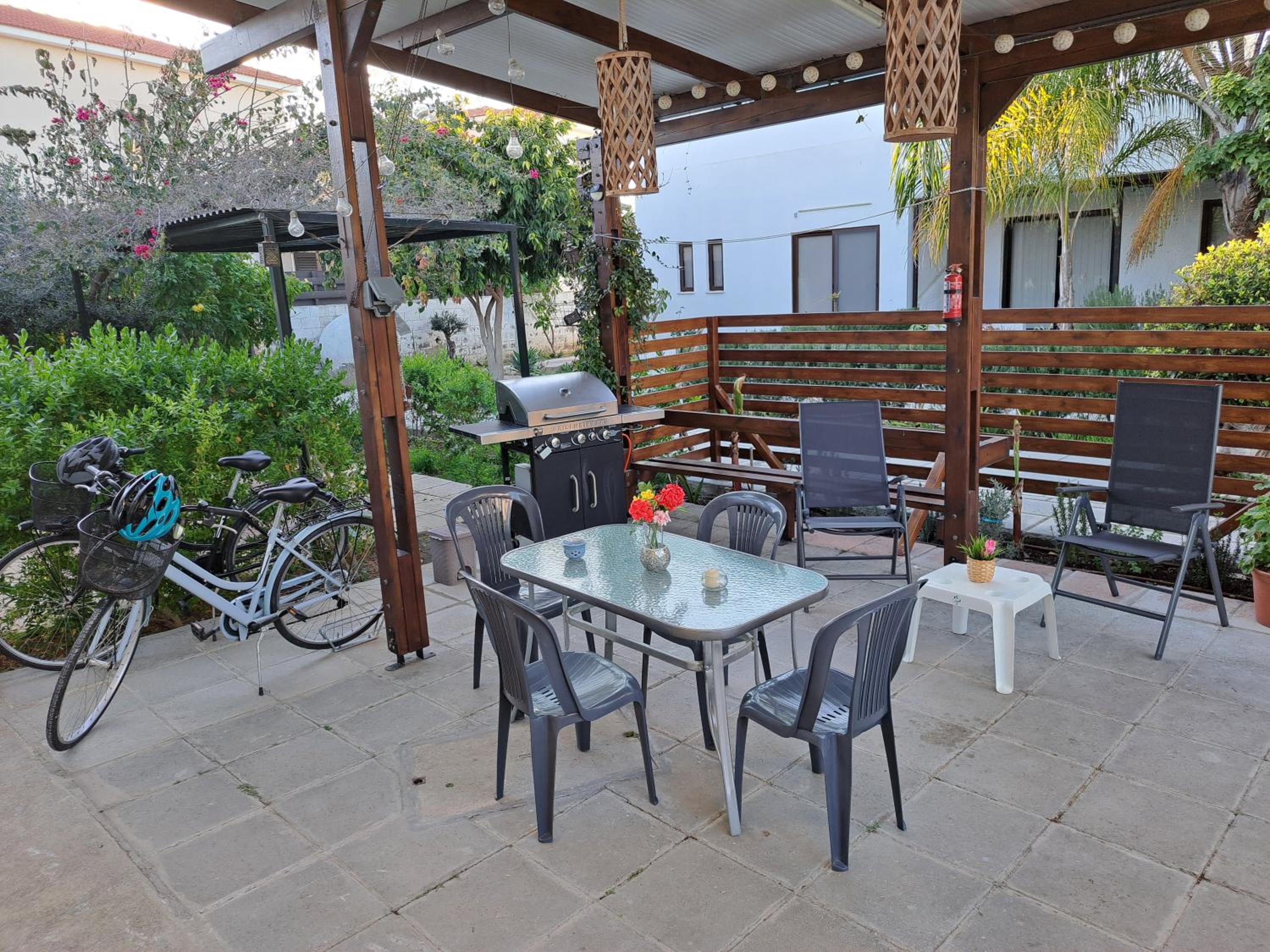 House Near The Beach (Militsa & Aggeliki)