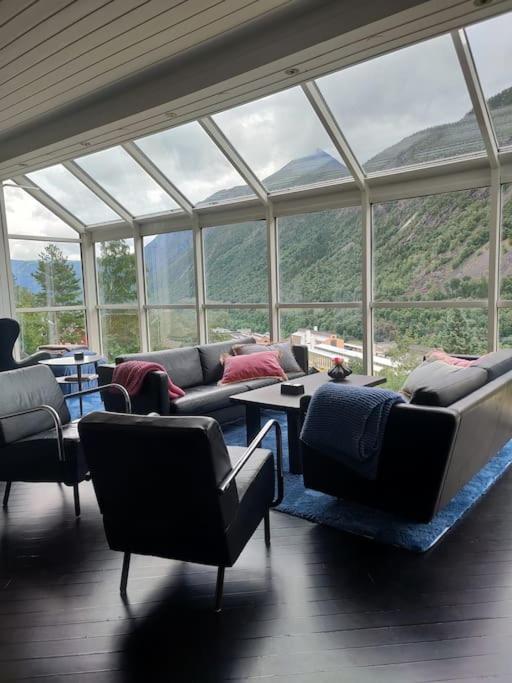 lounge
