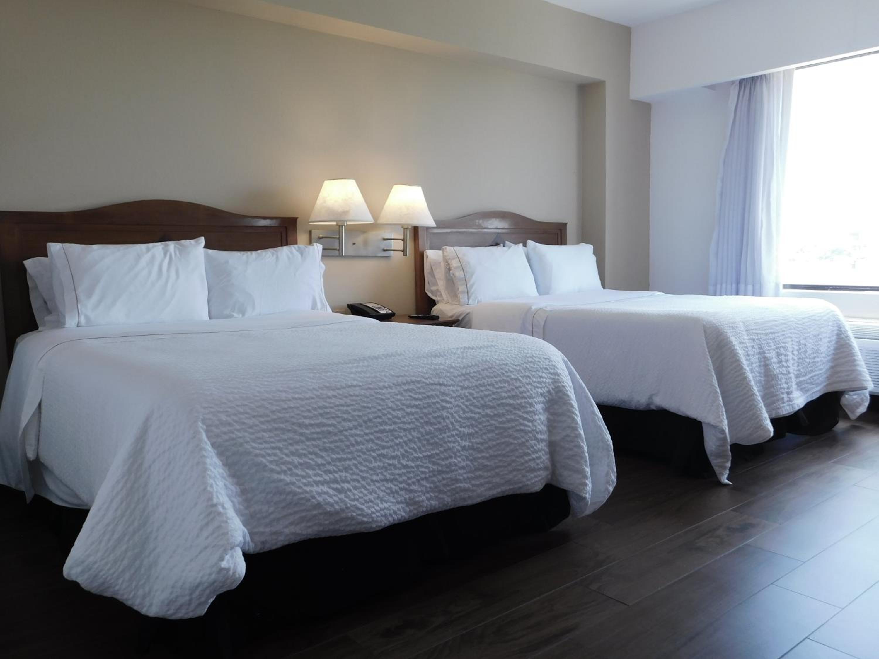 Tampico Vacations - Fiesta Inn Tampico - Property Image 1