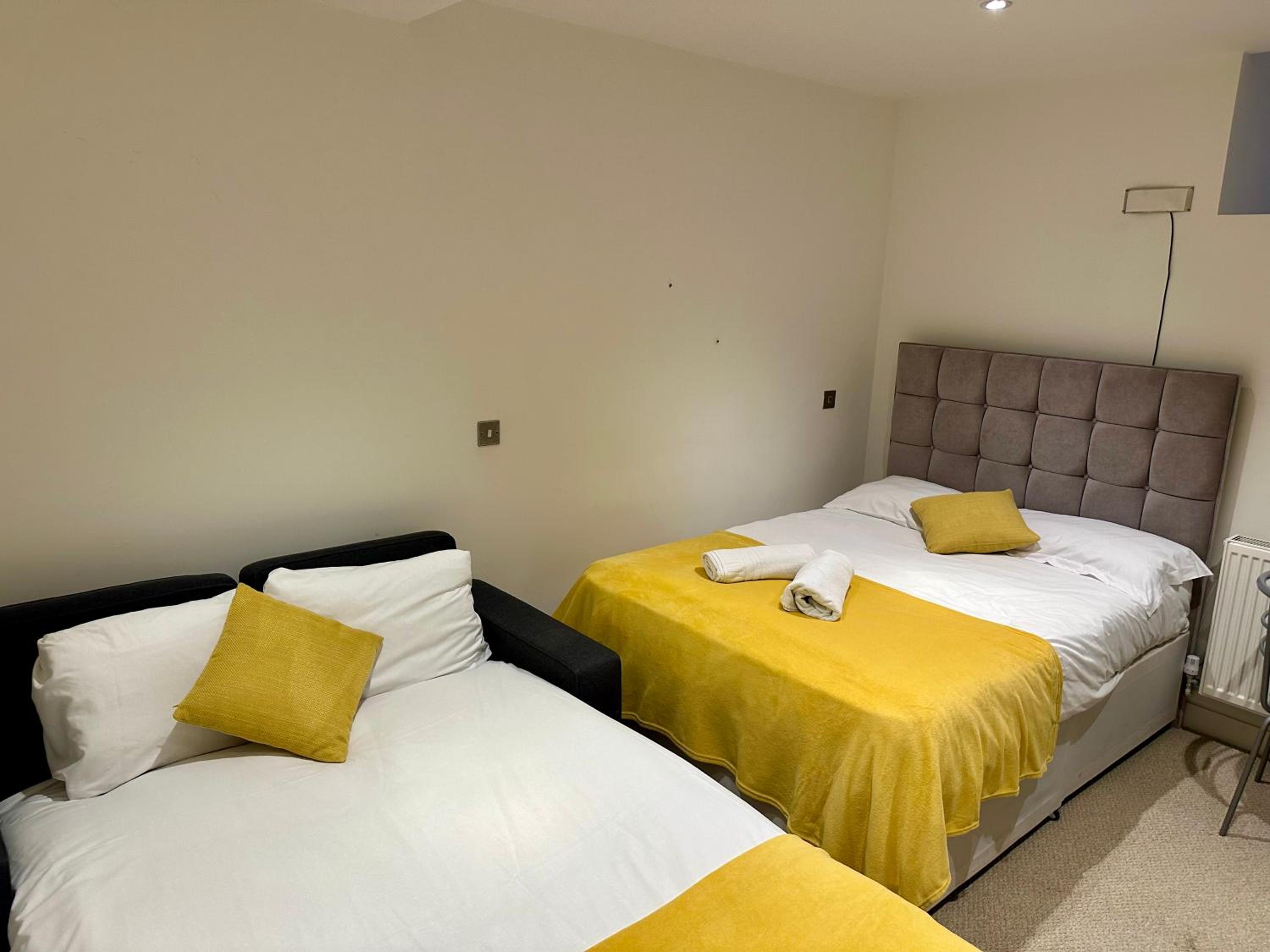 MK London Central & Cosy Studio Apartments