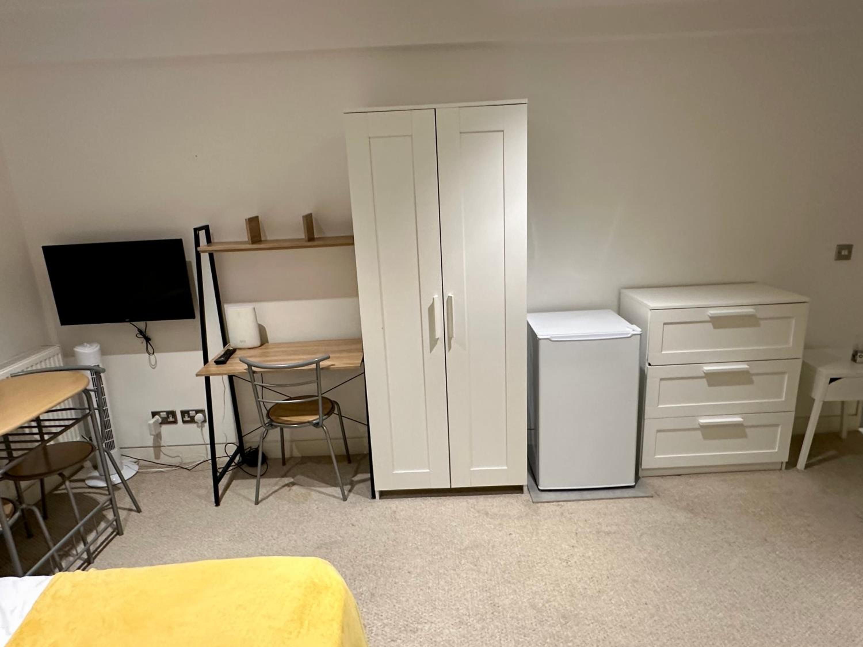 MK London Central & Cosy Studio Apartments