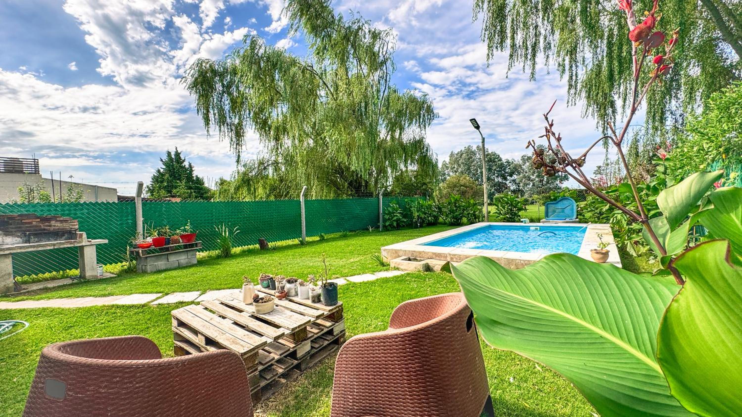 Los Sauces, casas con piscinas privadas en barrio residencial