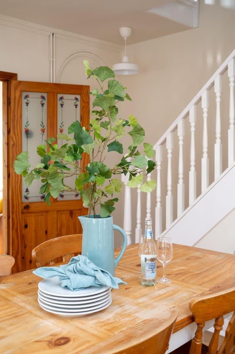 Peaceful Oasis 3 Beds House with Garden and Parking