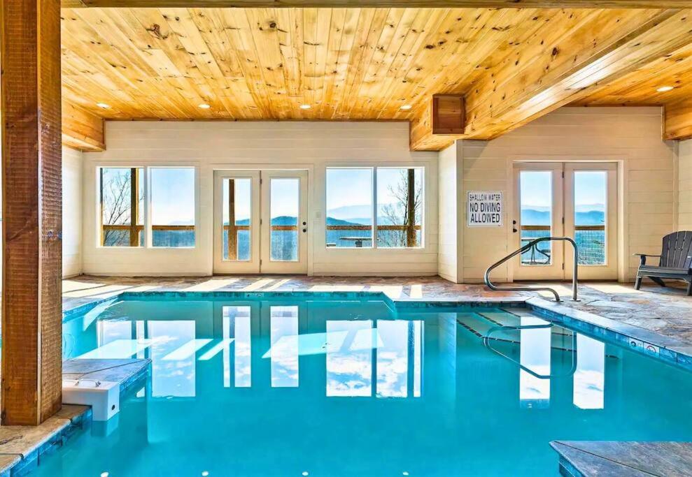 Mountain Views Heated Pool Hot Tub Luxurious view 5