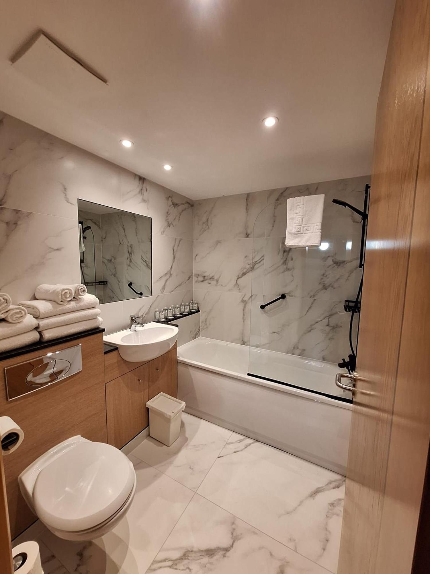 Five Lamps Suites
