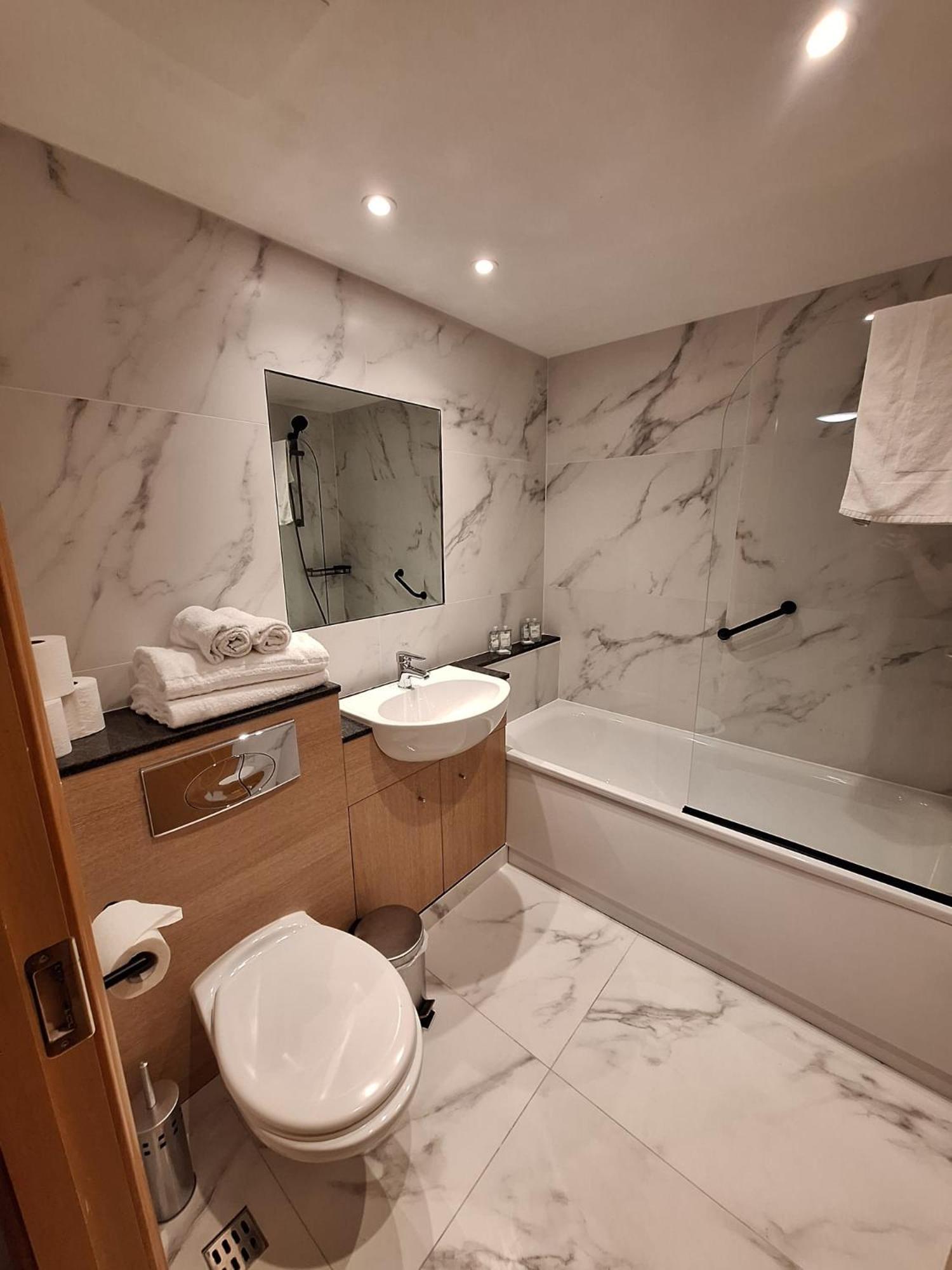 Five Lamps Suites
