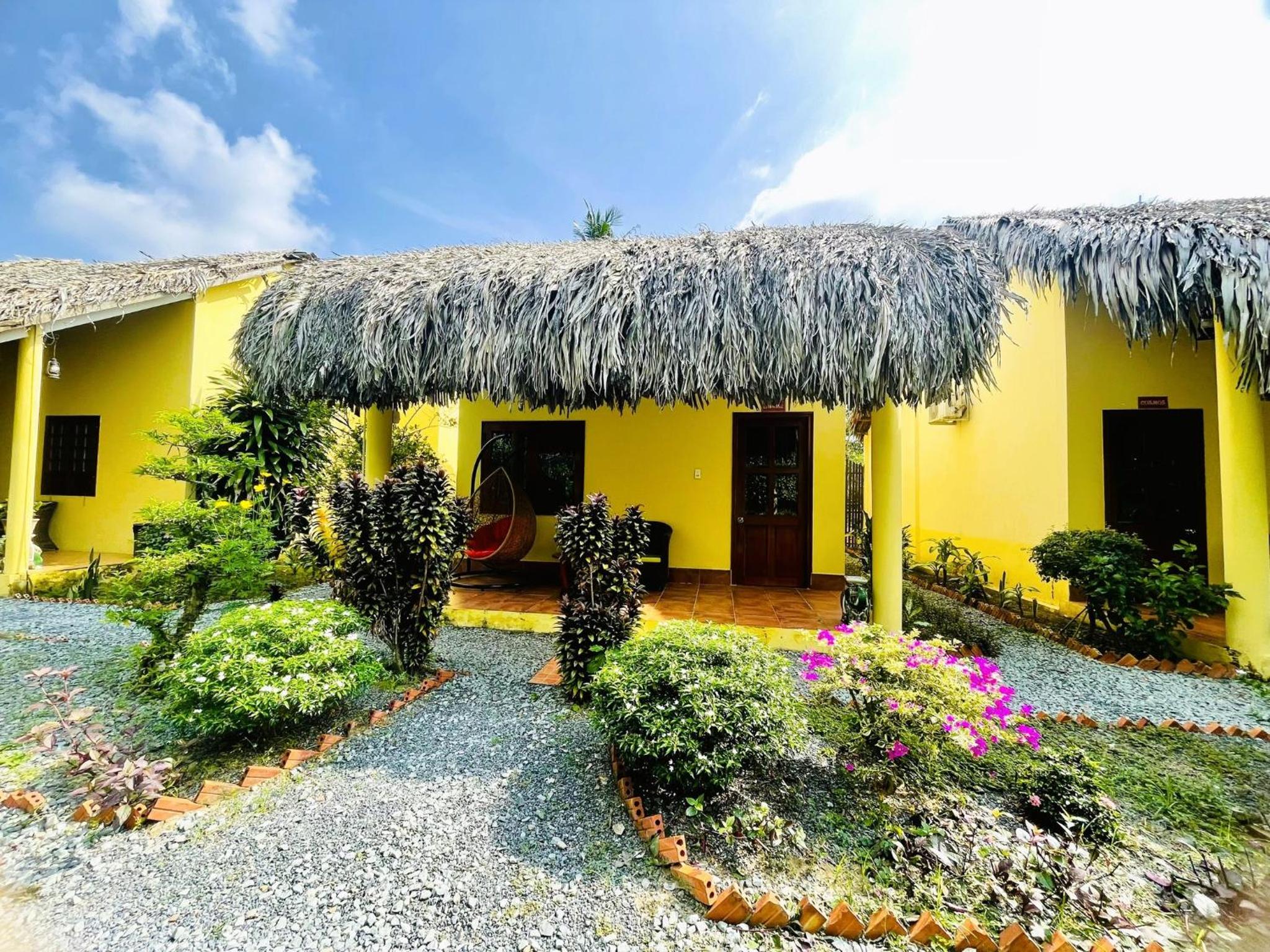 Mango Home Riverside Eco - Resort
