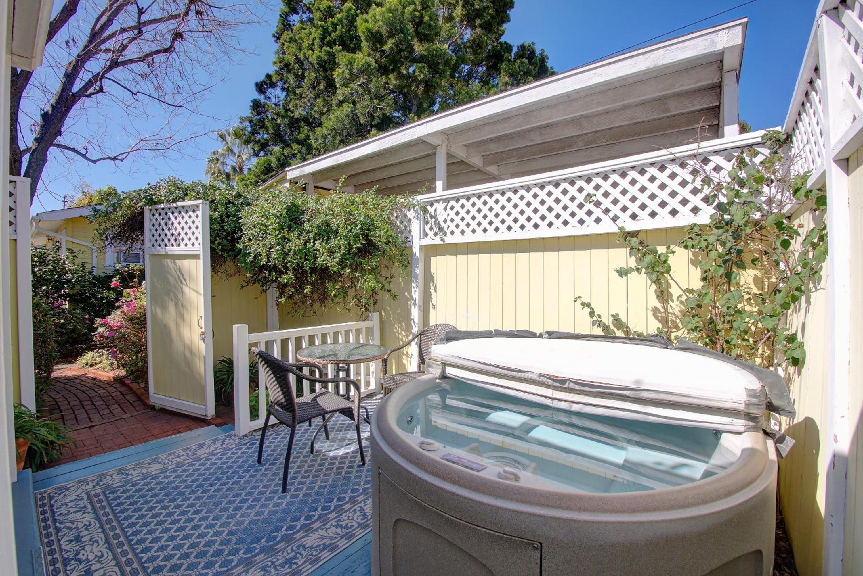 Secret Garden Inn & Cottages view 5