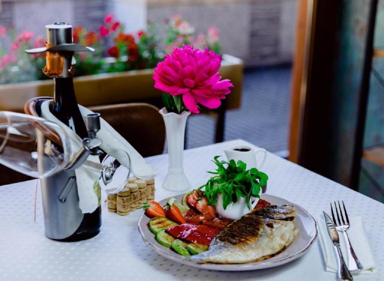 Royal Antique Boutique Hotel