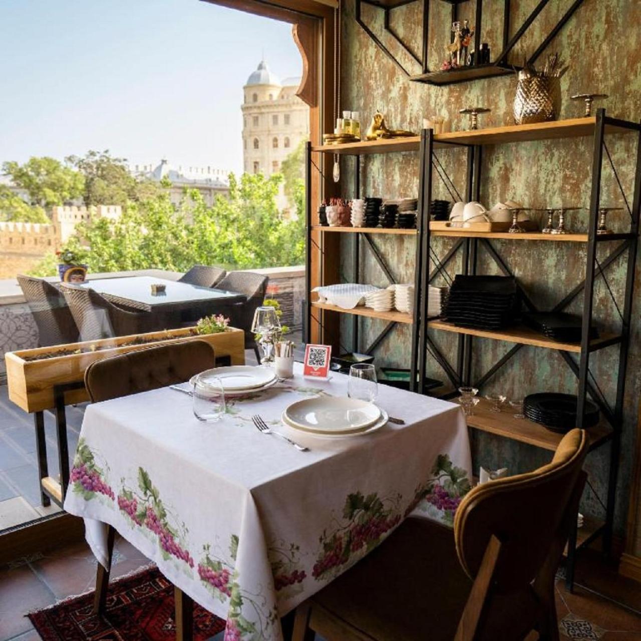 Royal Antique Boutique Hotel