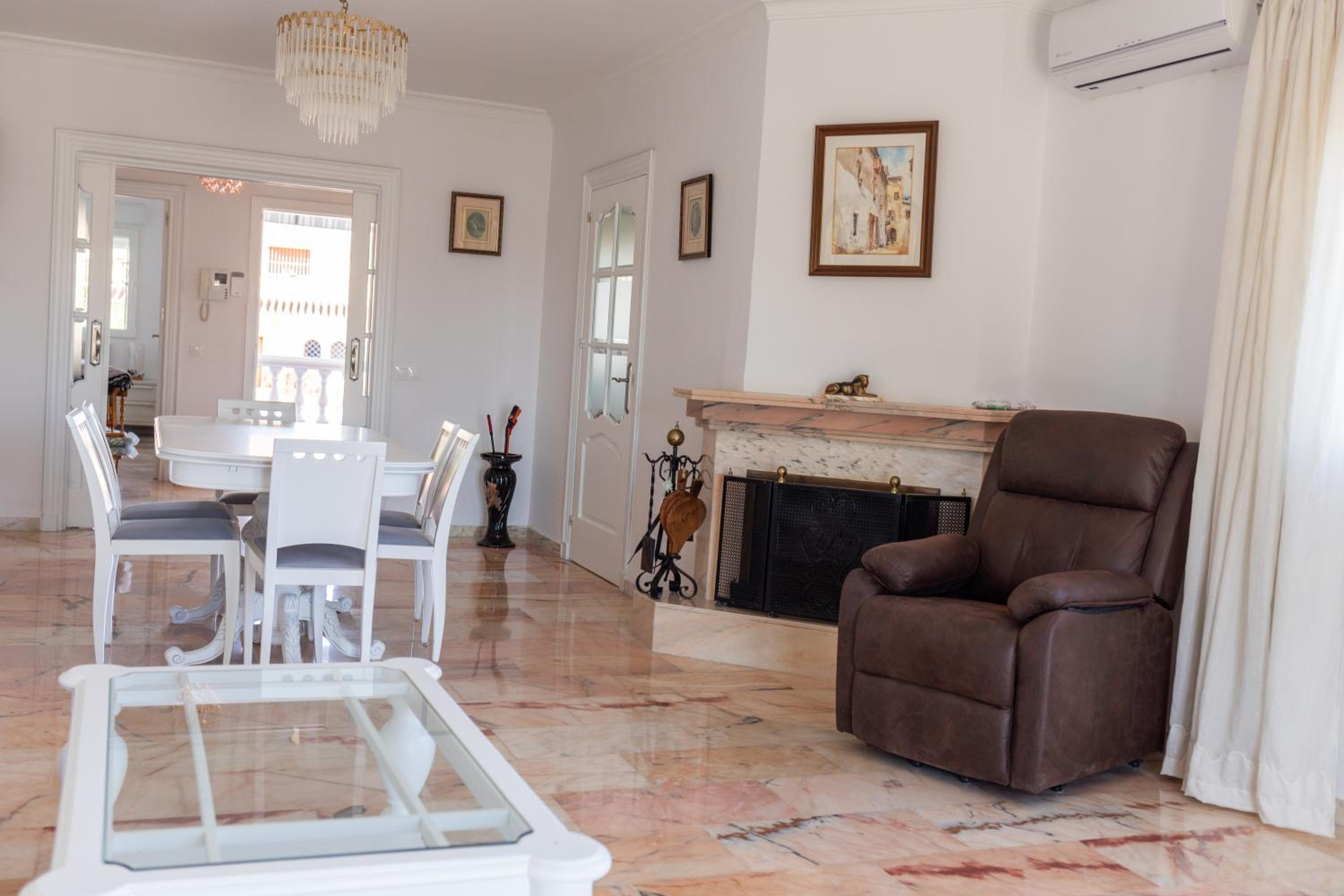 Gran villa los Manantiales