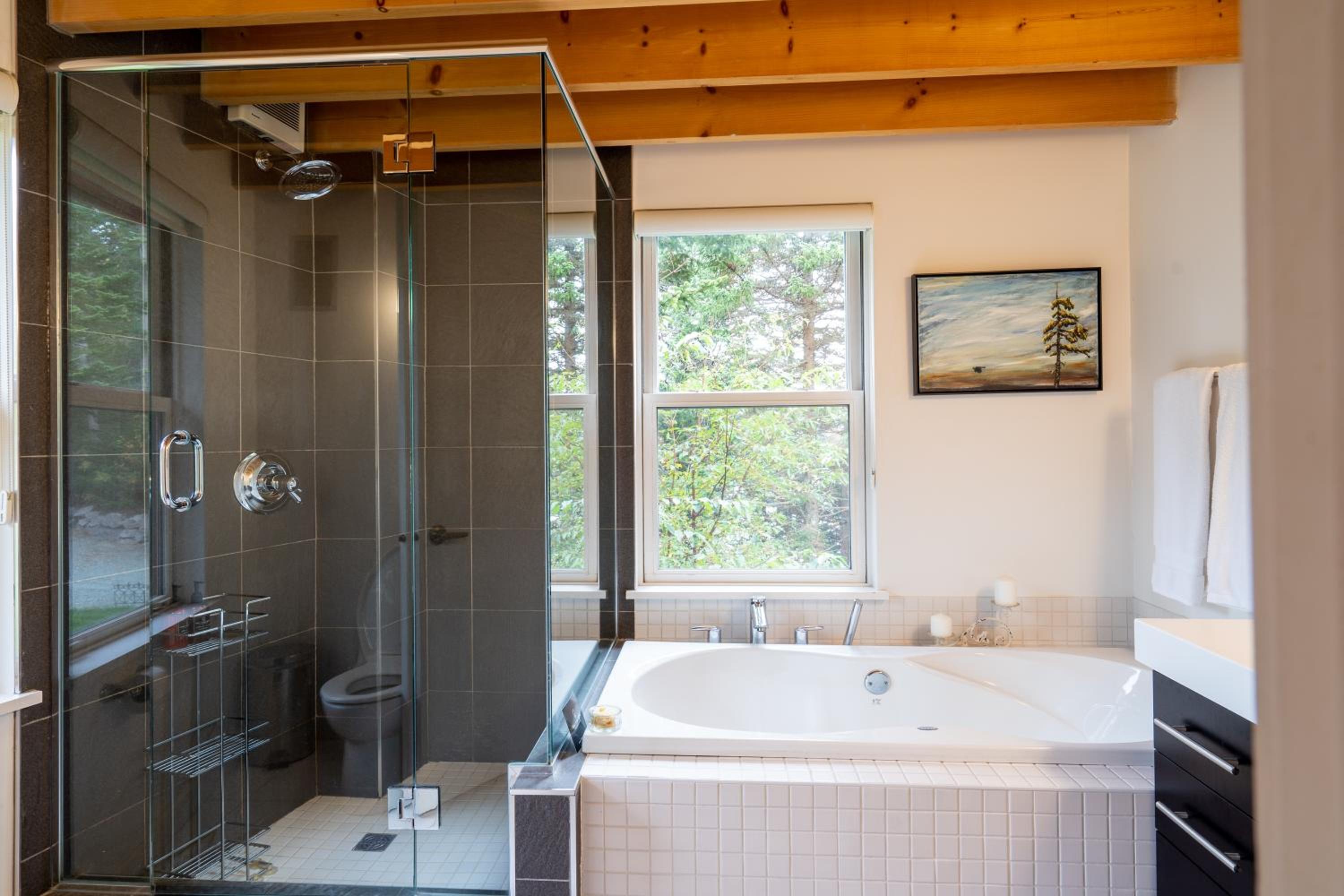 Lodging at Goose Cove Retreat - Trinity, Newfoundland