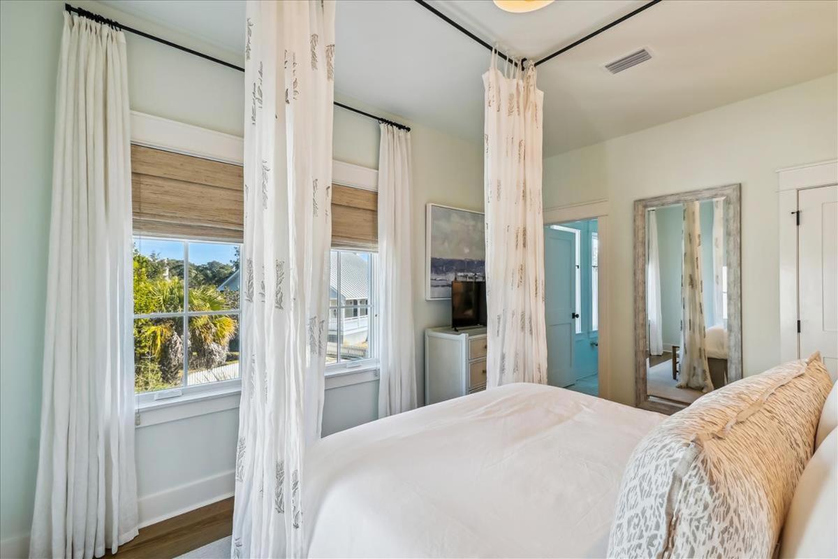 Magnolia Cottage and Carriage by 30A Escapes