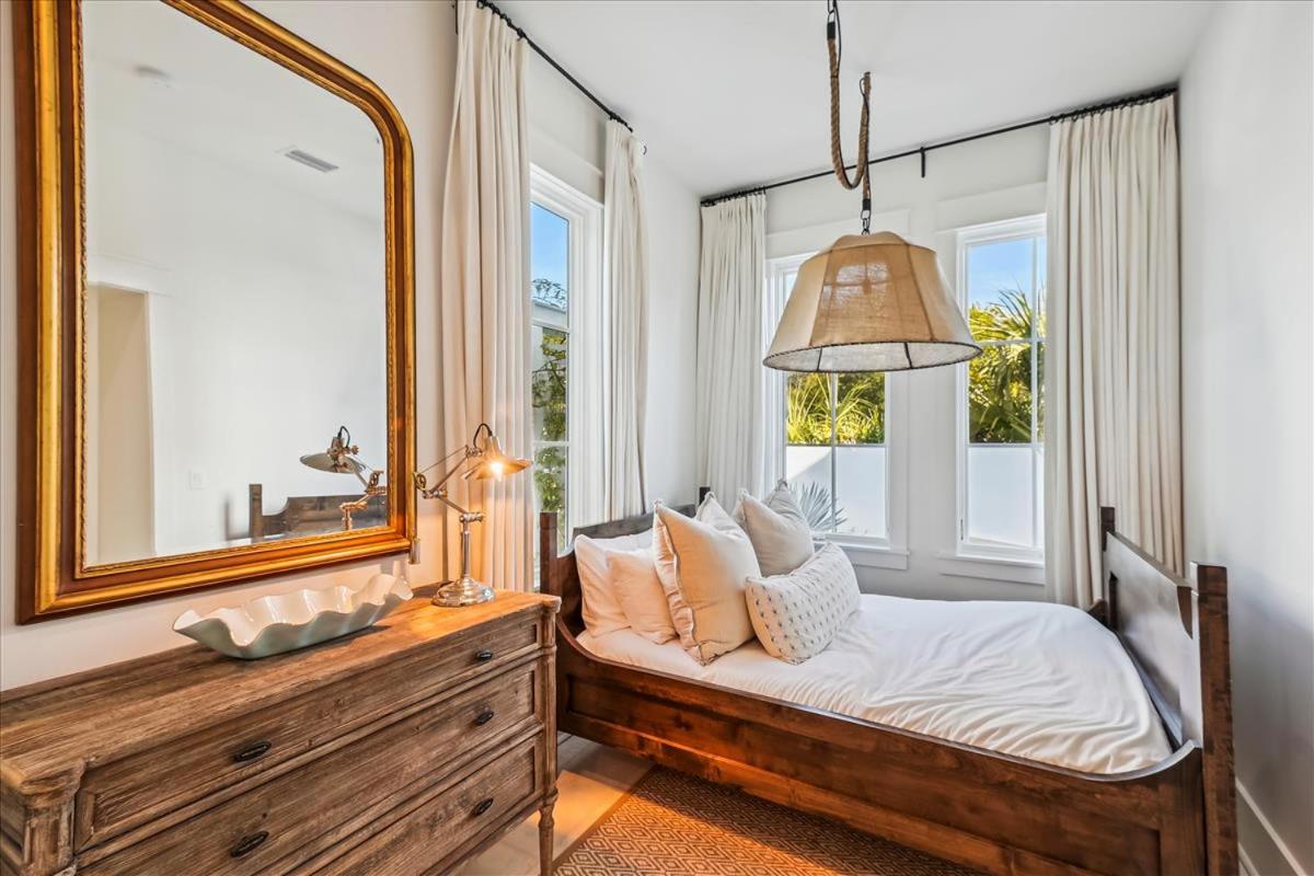 Magnolia Cottage and Carriage by 30A Escapes