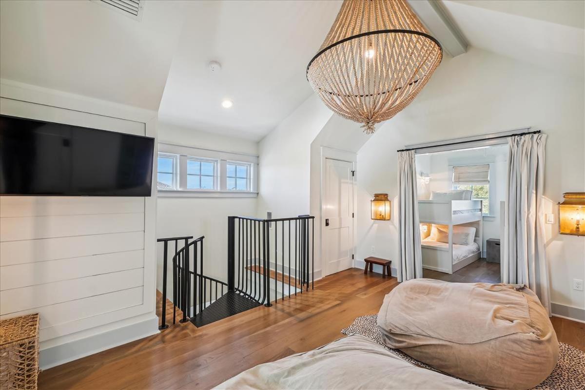 Magnolia Cottage and Carriage by 30A Escapes