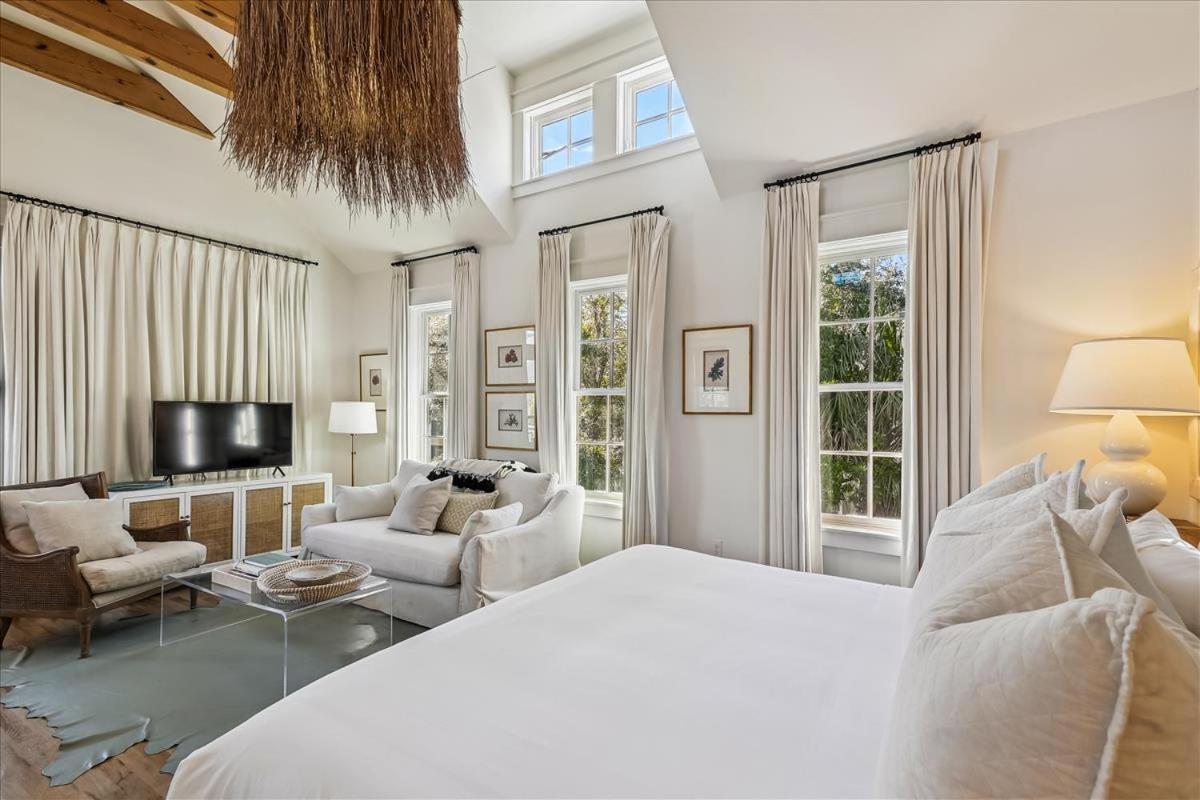 Magnolia Cottage and Carriage by 30A Escapes