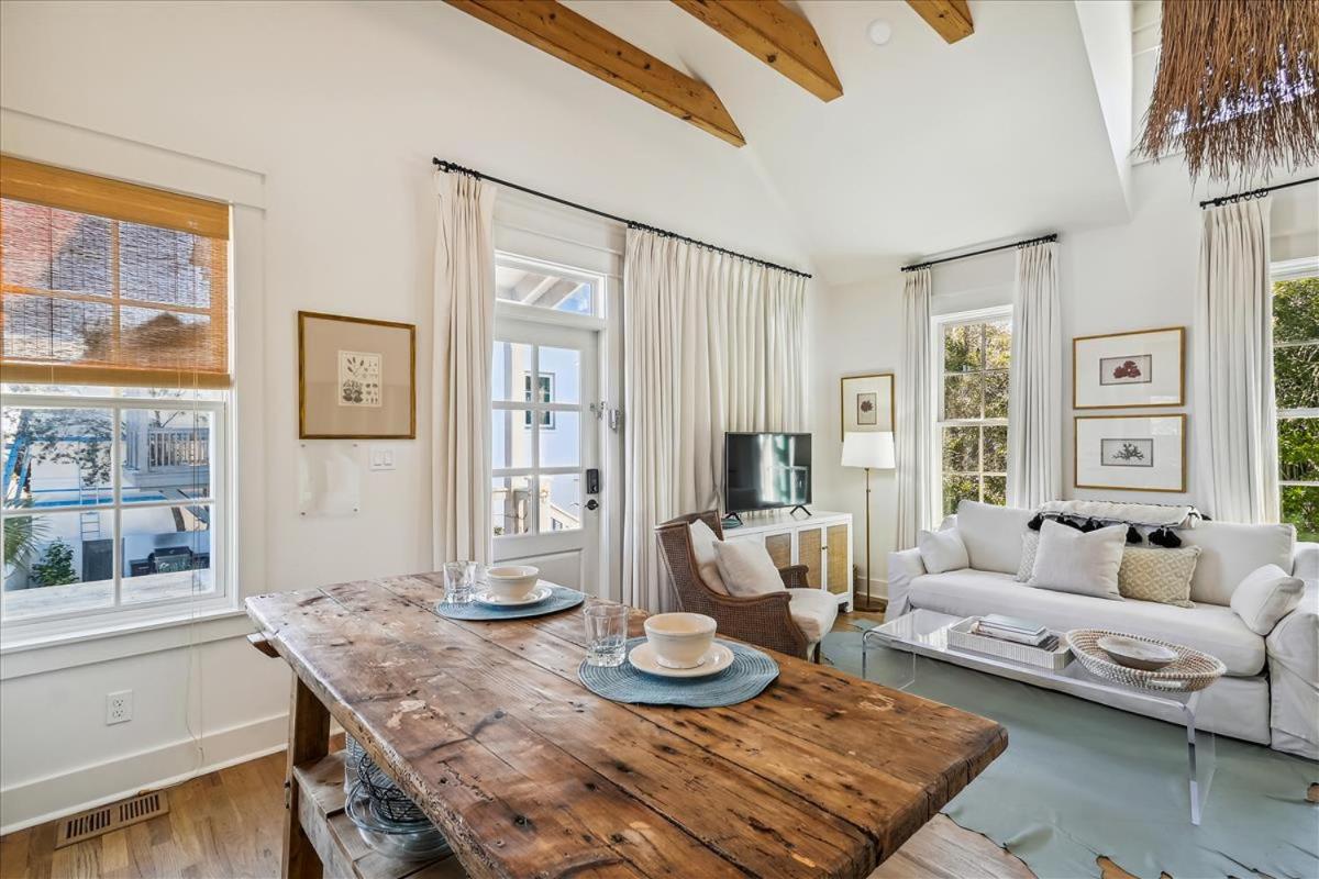 Magnolia Cottage and Carriage by 30A Escapes