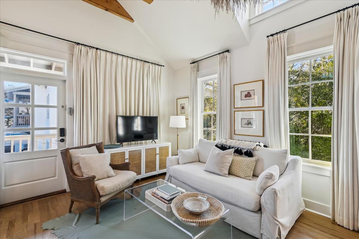 Magnolia Cottage and Carriage by 30A Escapes