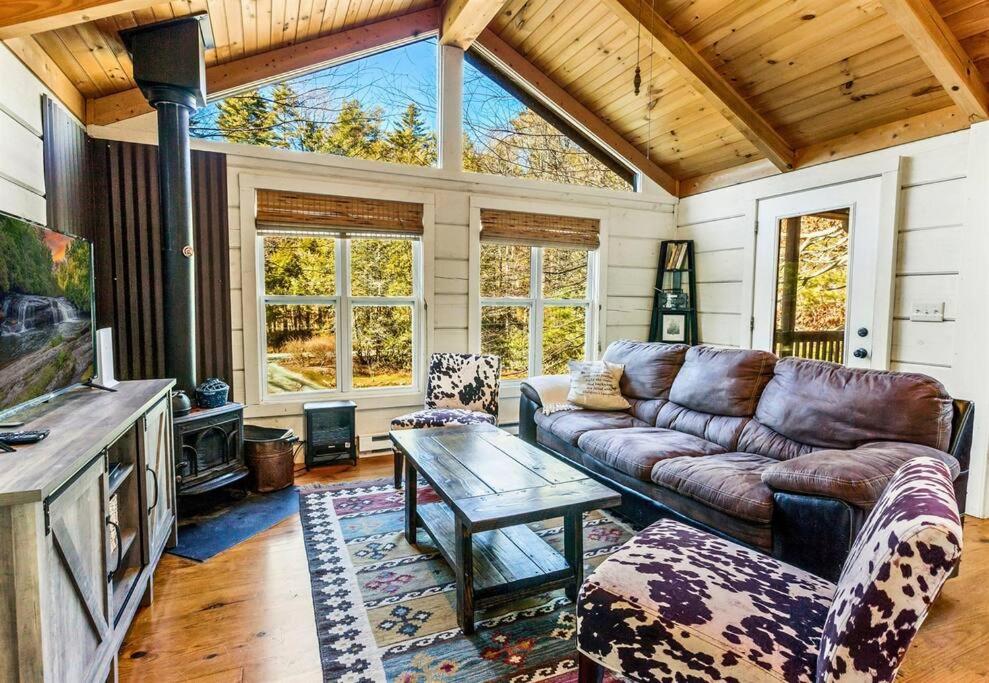 Heady Mtn: Cashiers Oasis, 8 Acres, Hot Tub, Trail view 2