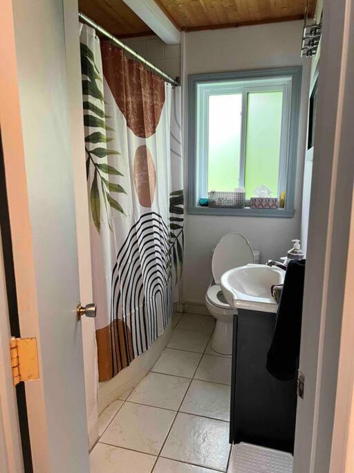 Upscale Spacious Chalet w Hot Tub Laurentians, QC!