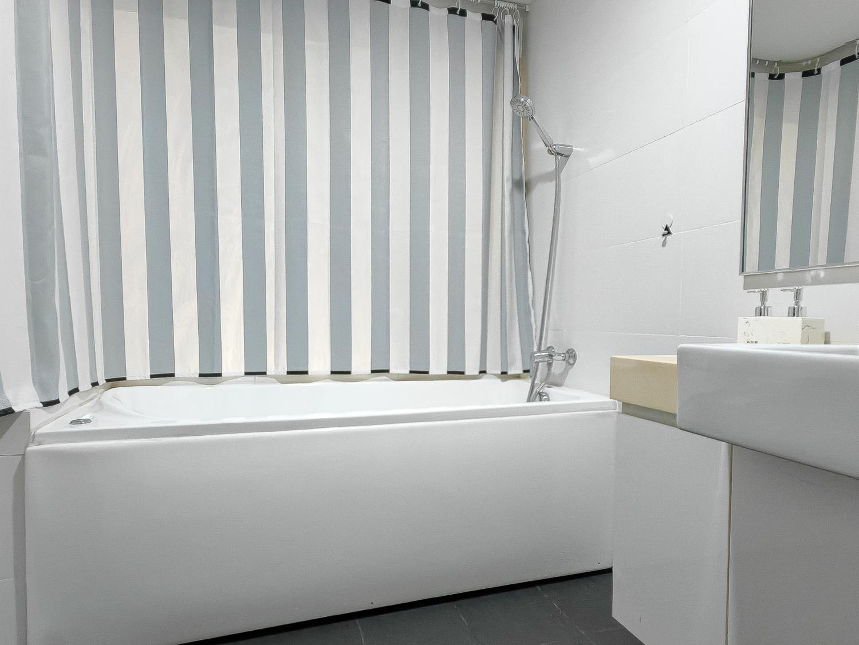 Jacuzzi,Loft,Highest Floor,SG city View,10min to CIQ