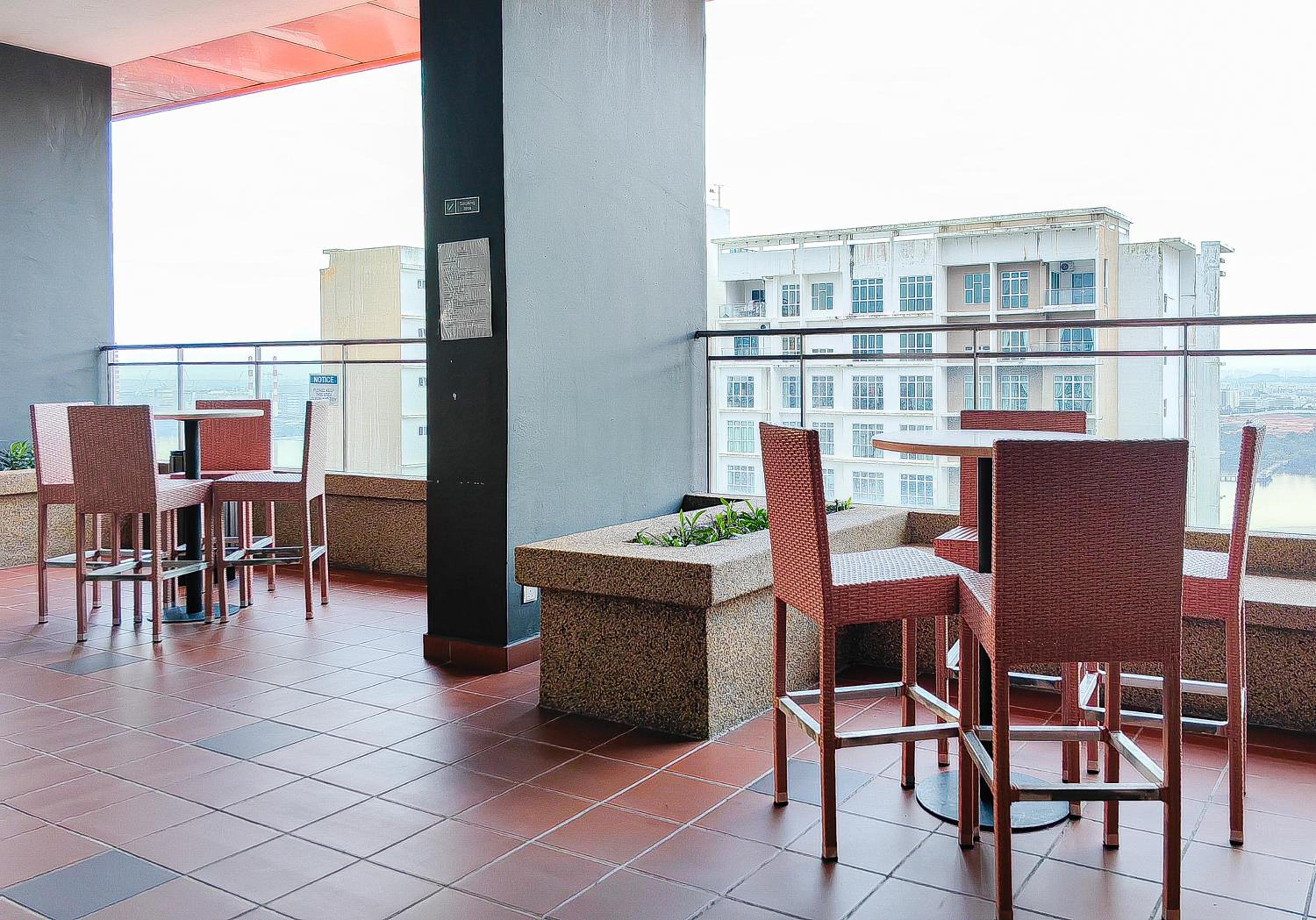 Jacuzzi,Loft,Highest Floor,SG city View,10min to CIQ