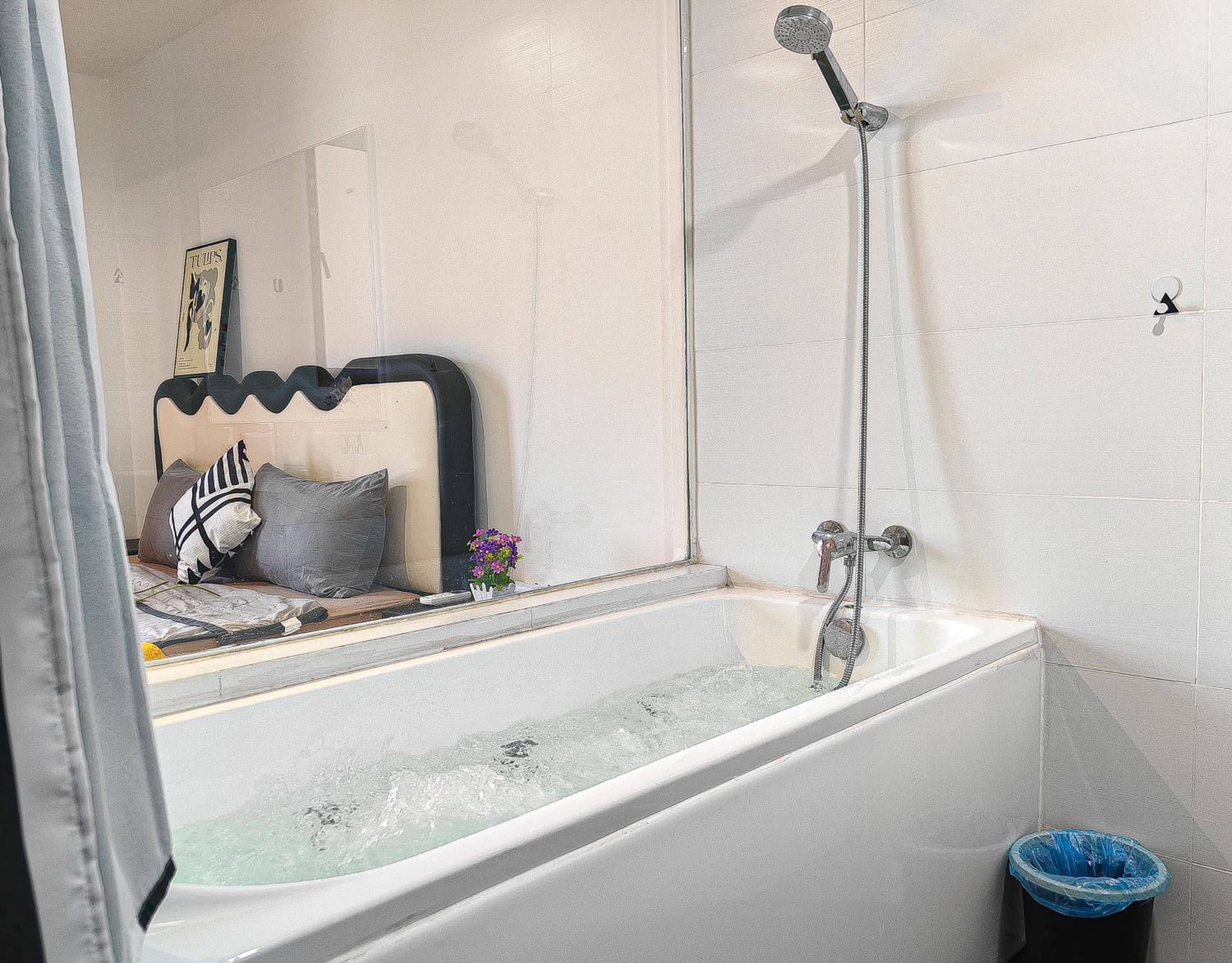 Jacuzzi,Loft,Highest Floor,SG city View,10min to CIQ