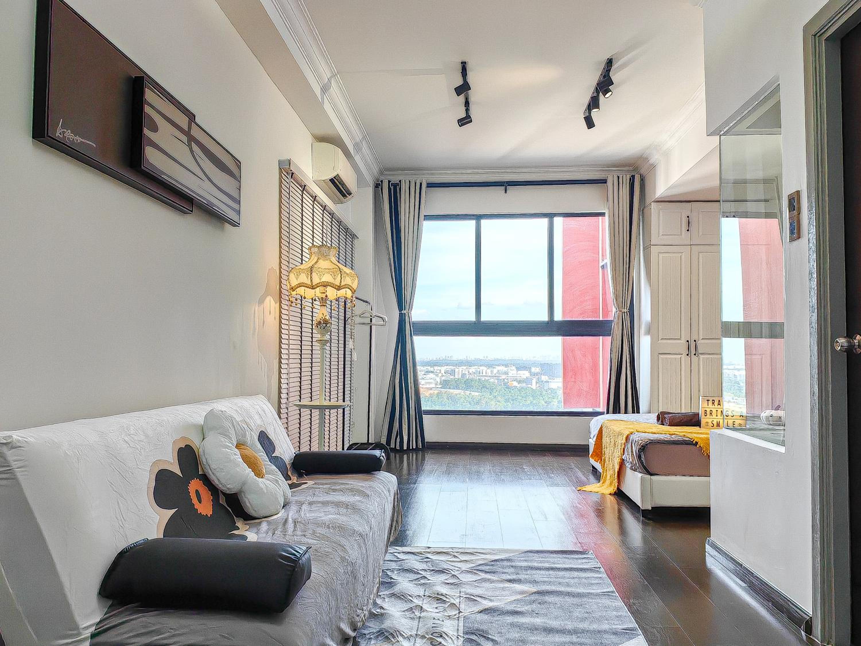 Jacuzzi,Loft,Highest Floor,SG city View,10min to CIQ