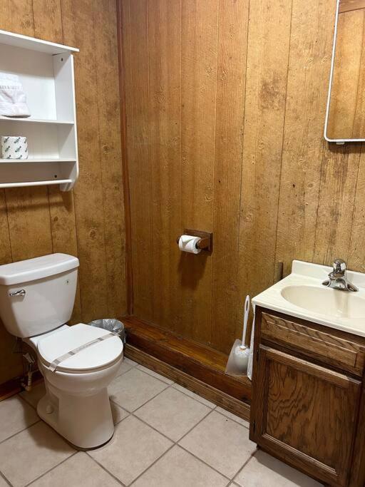 Adjoining Cabin #7B on Patoka Lake in Southern Indiana view 5