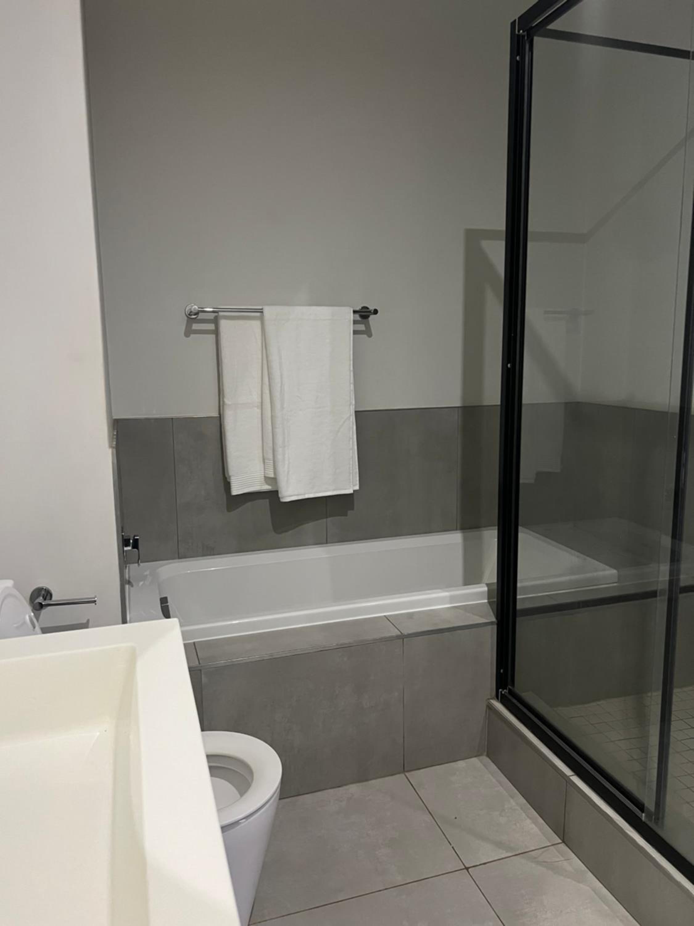 Fitz Apartment on Melrose