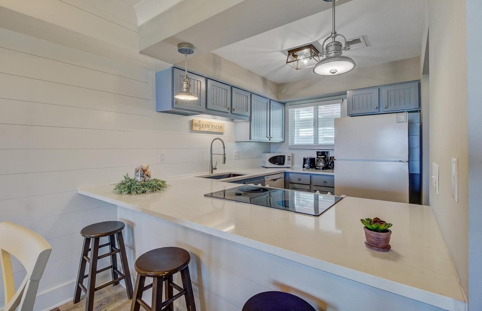 11B Mariners Walk by AvantStay Direct Beach Access Views Communal Pool