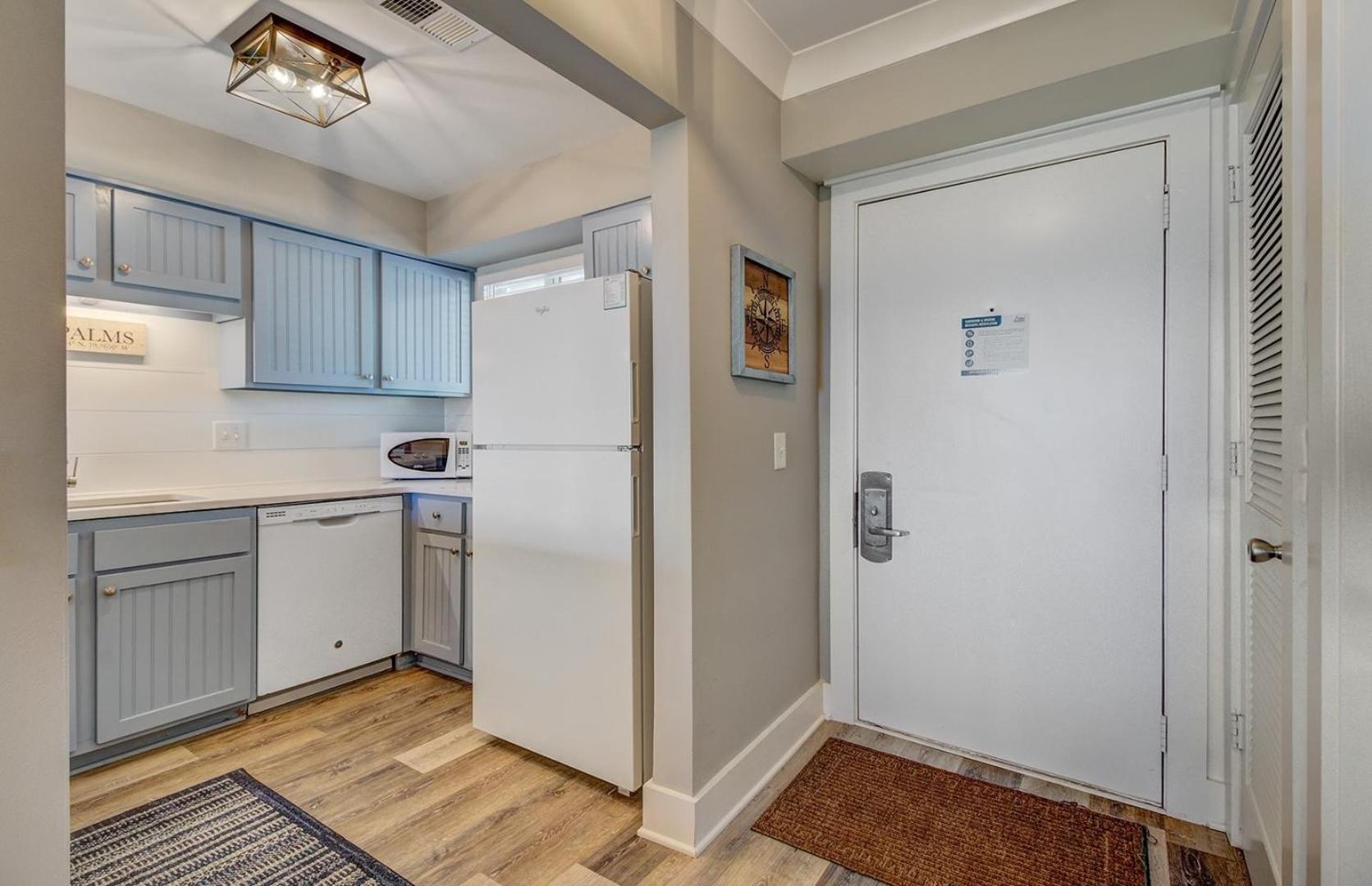11B Mariners Walk by AvantStay Direct Beach Access Views Communal Pool