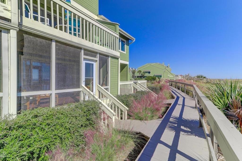 11B Mariners Walk by AvantStay Direct Beach Access Views Communal Pool