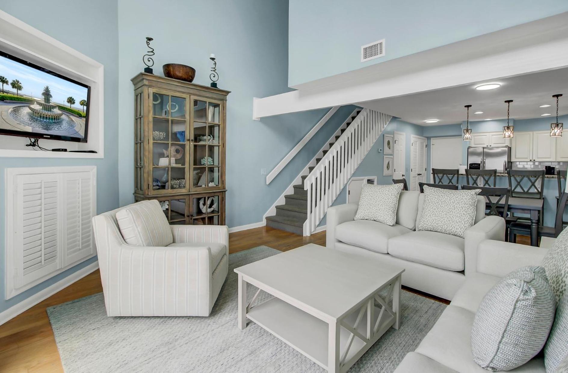 11E Mariners Walk by AvantStay Ocean Views Beachfront Living Shared Pool