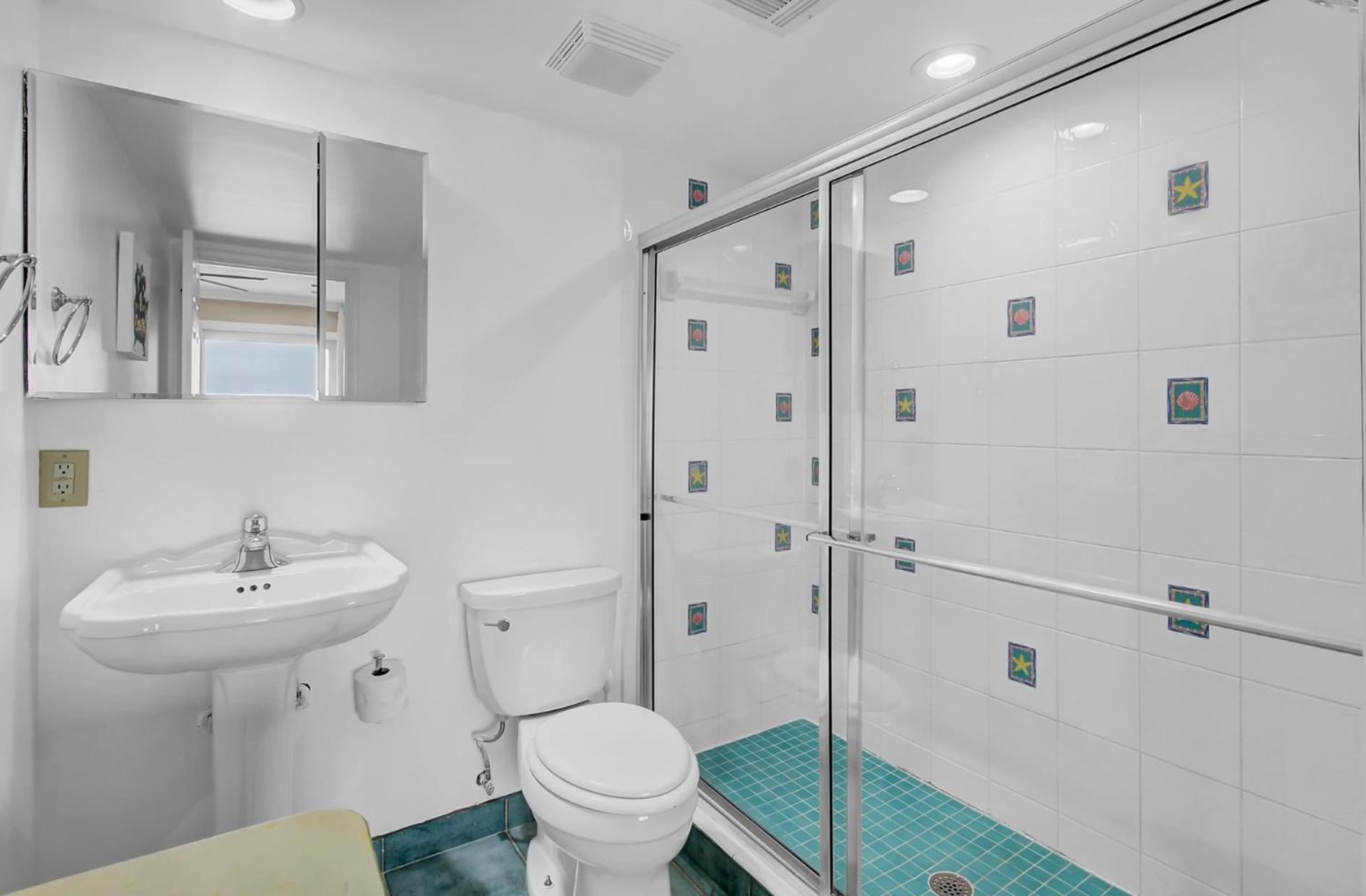 11E Mariners Walk by AvantStay Ocean Views Beachfront Living Shared Pool